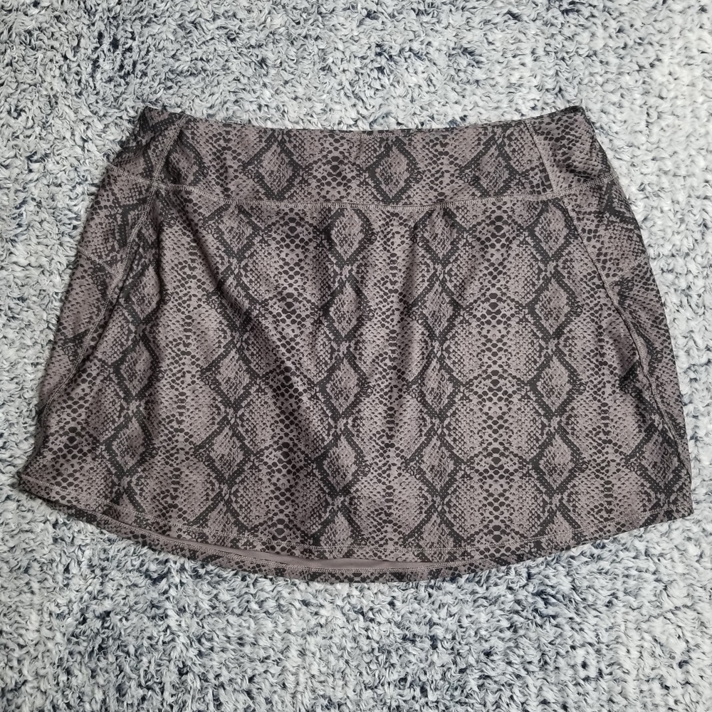 DSG Women’s Gray Snakeskin Athletic Skort